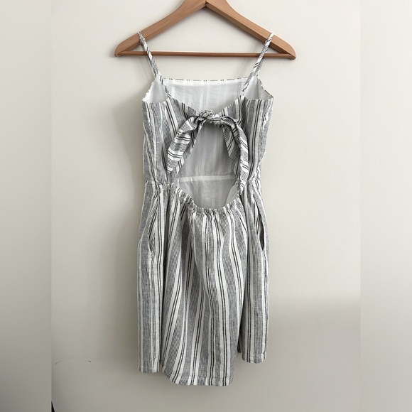 GARAGE Tie-Back Dress - Picture 2 of 10